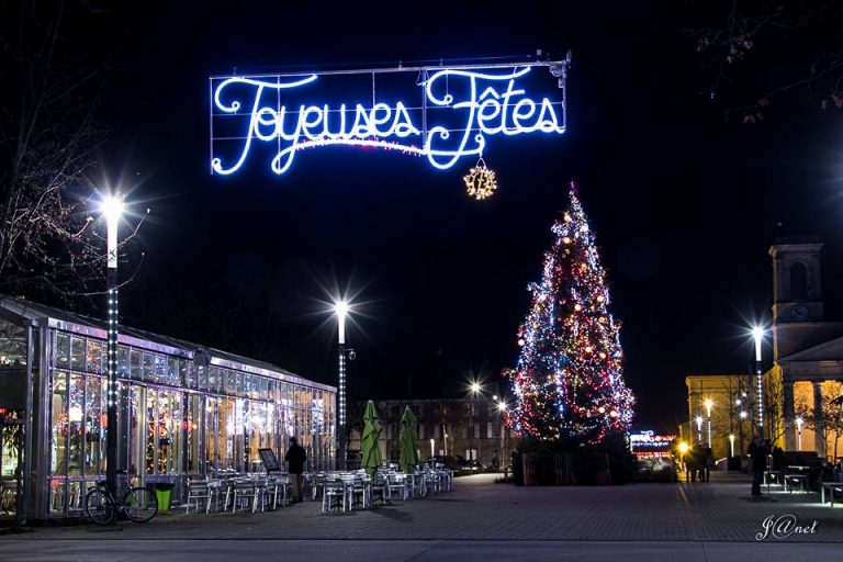 La Roche by night!